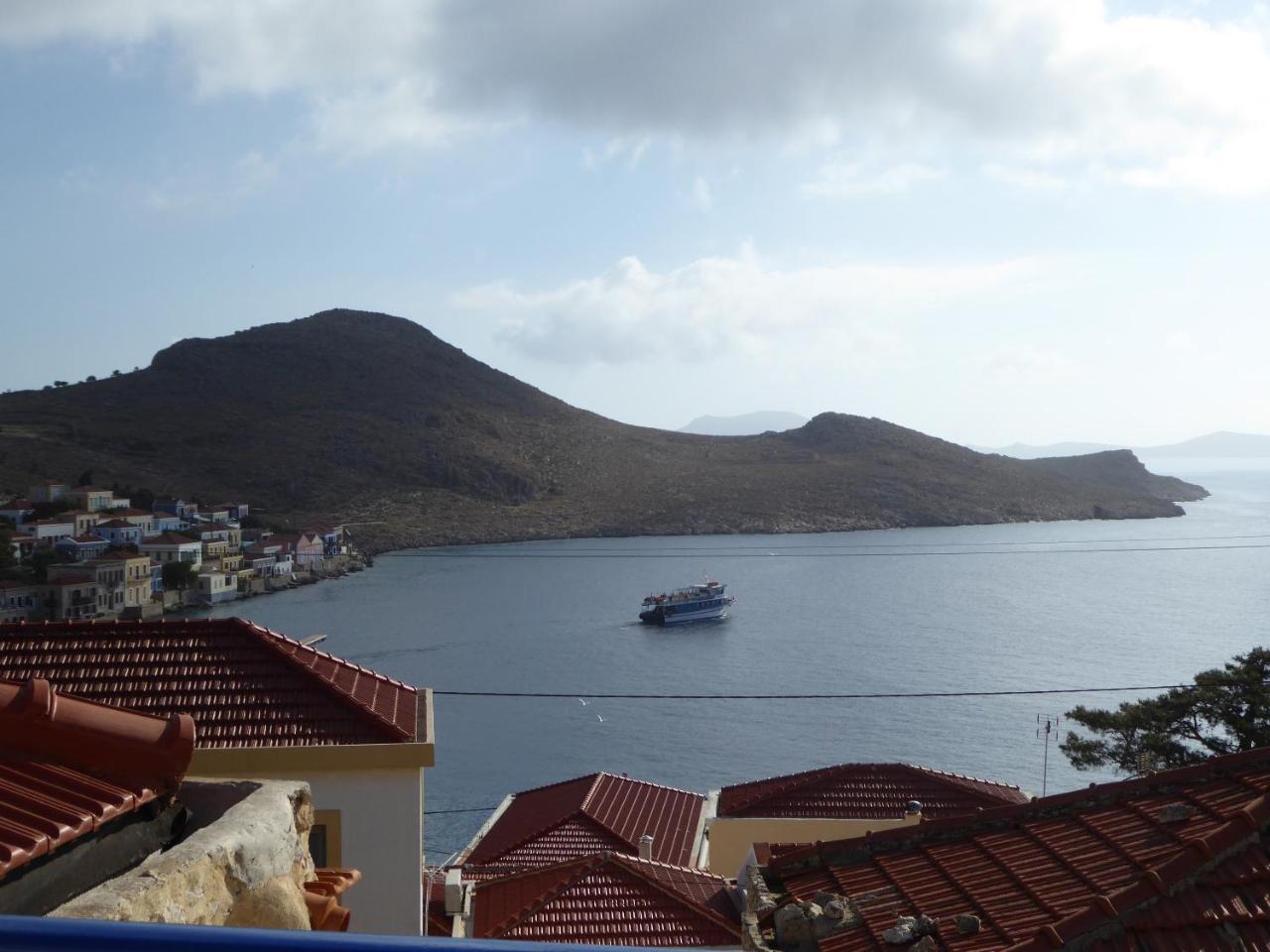 Villa Yorgos Chalki Town Екстер'єр фото