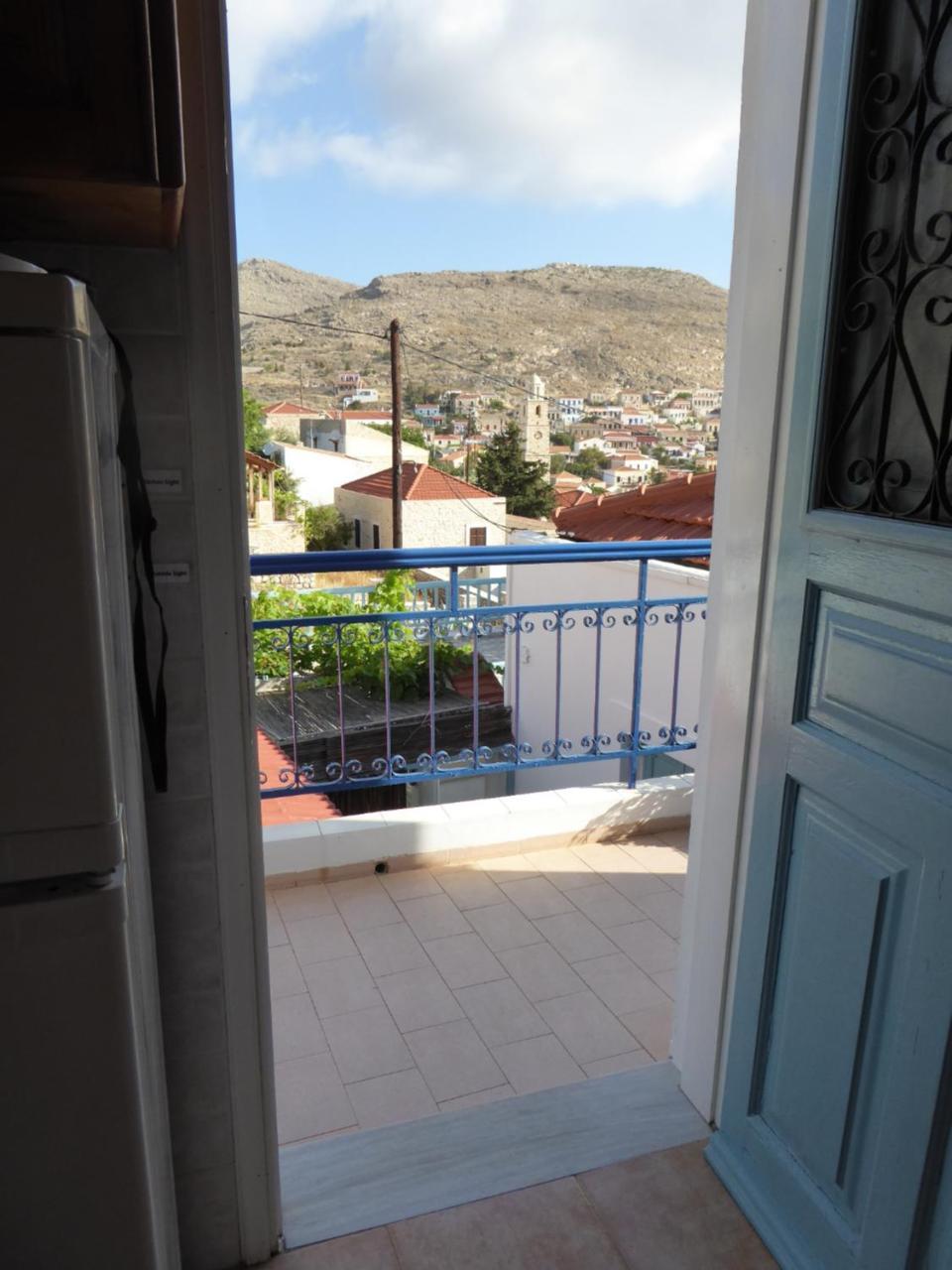 Villa Yorgos Chalki Town Екстер'єр фото