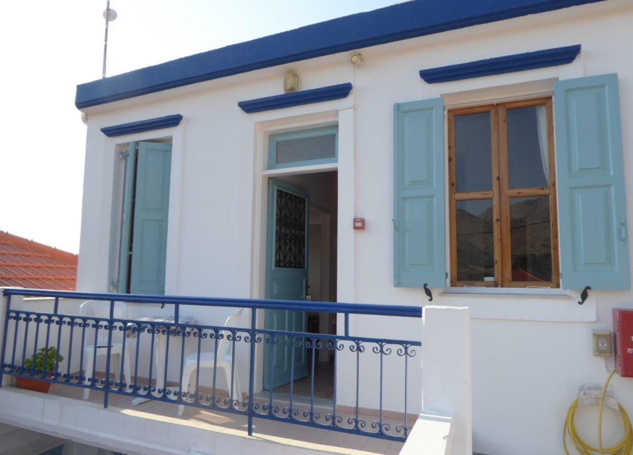 Villa Yorgos Chalki Town Екстер'єр фото